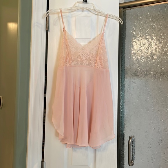 Victoria Secrets intimate apparel - Picture 2 of 8